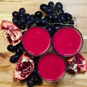 Pomegranate grape juice, rich in antioxidants and skin-friendly