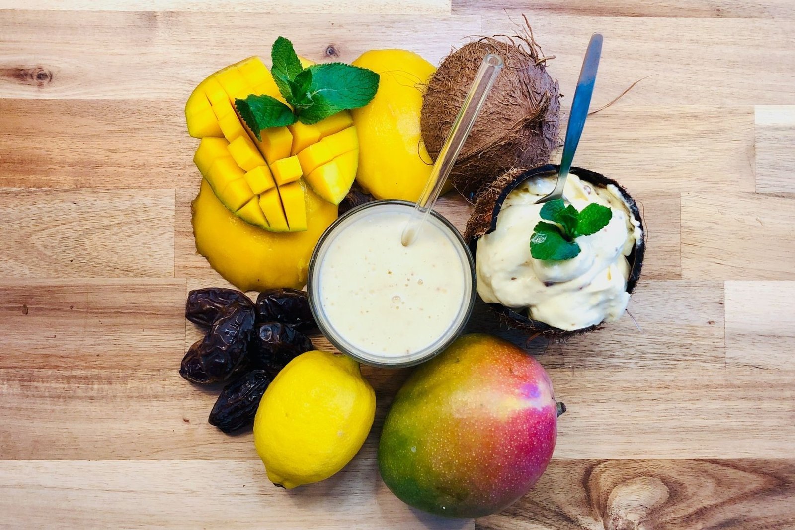 Veganer Mango Lassi, cremig und erfrischend